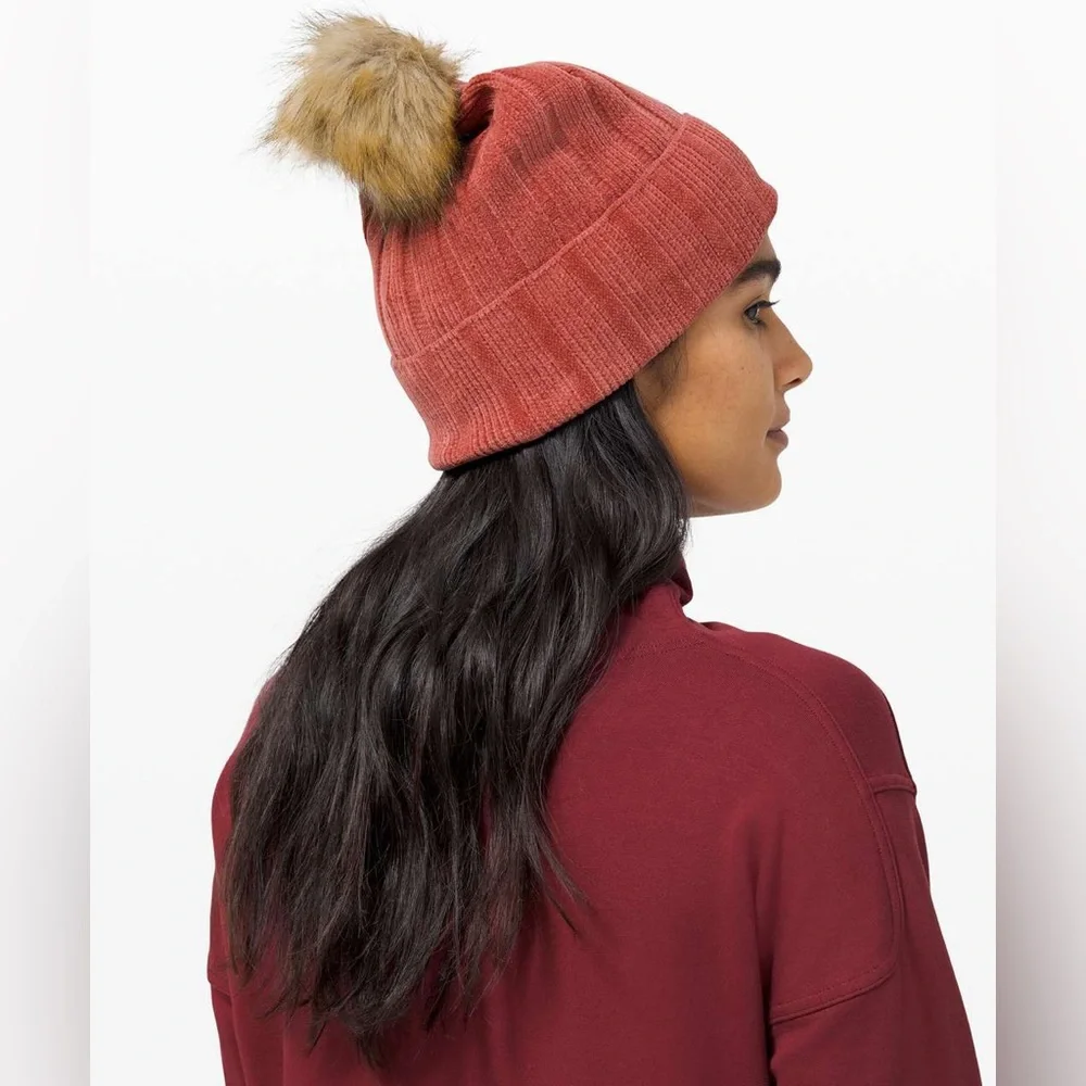 NWT Lululemon Pom Perfection Beanie Soft Cranberry One Size - Picture 4 of 10